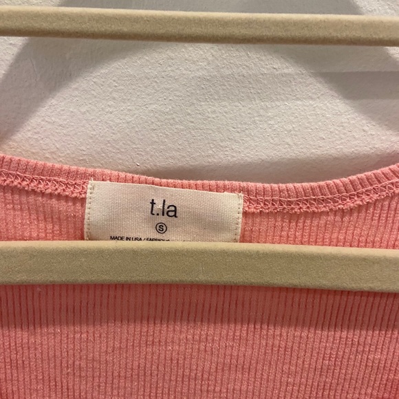 pink t.la tank top - Picture 3 of 3